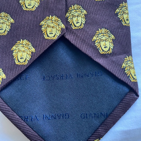Versace Black and Gold Silk Tie with Medallion Pattern - Picture 4 of 10